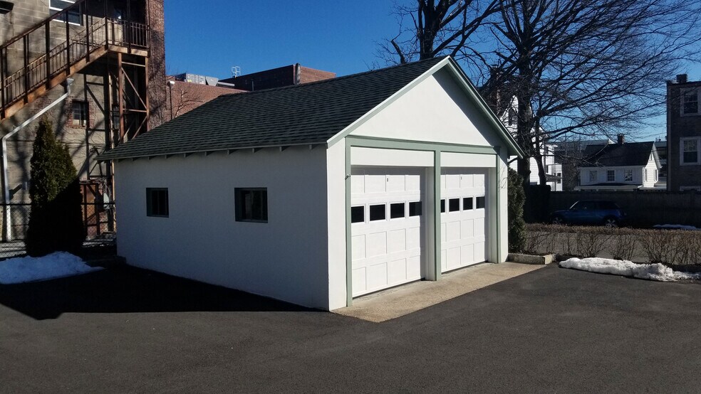 More Photos Of 37 Arch St, Greenwich Office For Lease