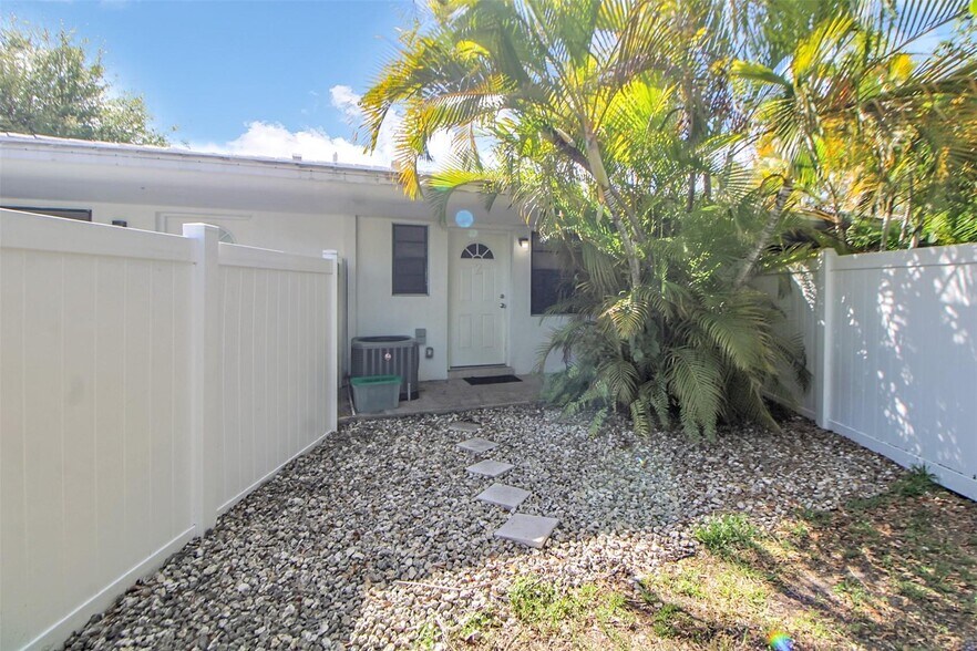 More Photos Of 715 NE 92nd St, Miami Apartments For Sale