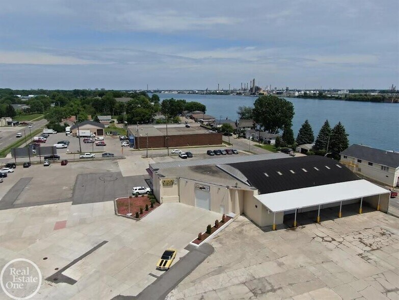 More Photos Of 3519 Military St, Port Huron Industrial For Sale