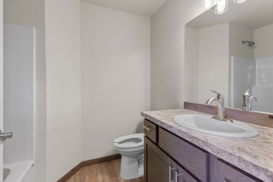 More Photos Of 9990 N Lyle Loop, Hayden Warehouse For Sale