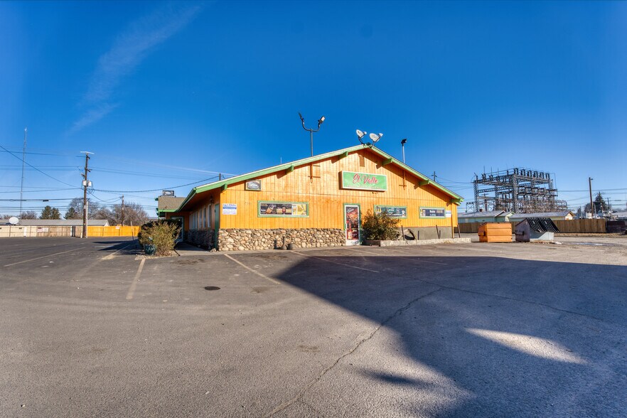 More Photos Of 410 Yakima Valley Hwy, Sunnyside General Retail For Sale