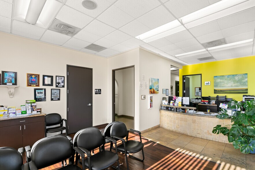 More Photos Of 7170 Smoke Ranch Rd, Las Vegas Office For Lease