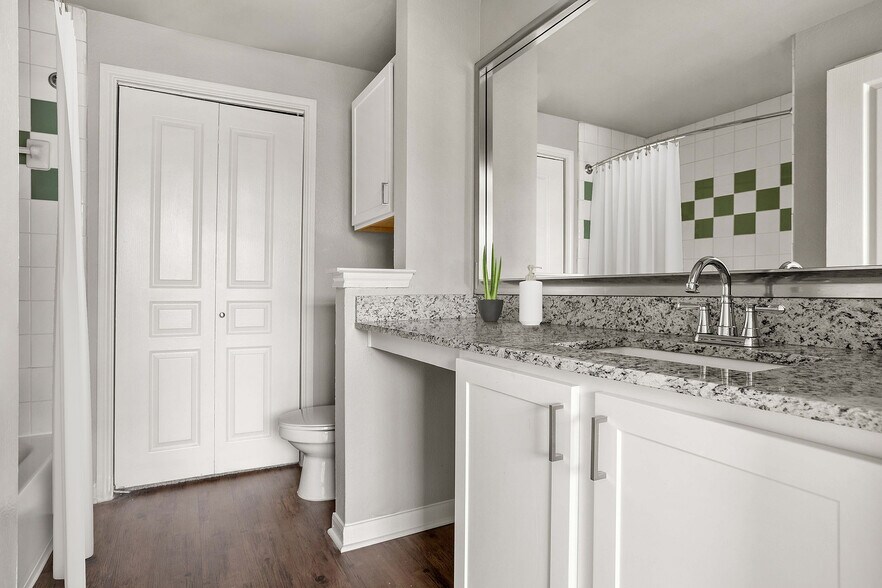 More Photos Of 7927 Forest Ln, Dallas Apartments For Lease