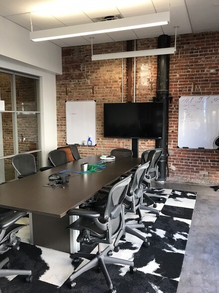 More Photos Of 1525 Hendry St, Fort Myers General Retail For Sale