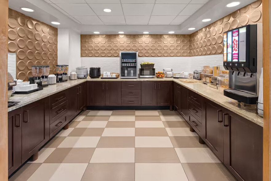 More Photos Of 210 Executive Dr, Cranberry Township Hotel For Sale