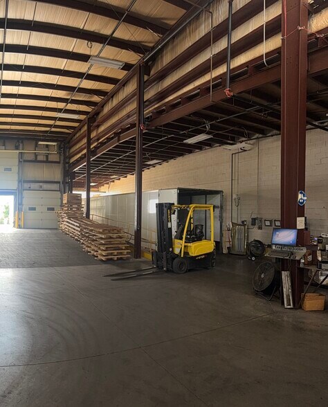 More Photos Of 210 Hall St SW, Grand Rapids Warehouse For Sale