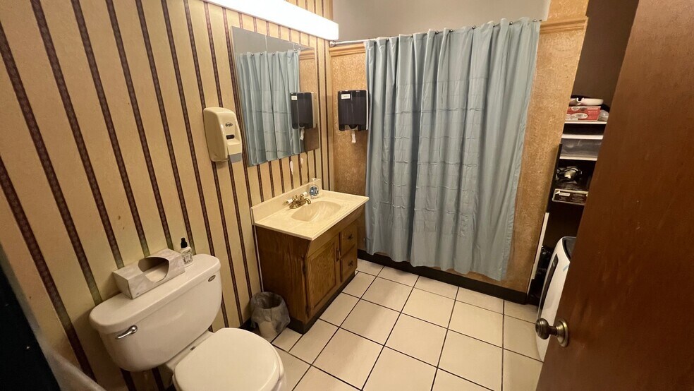 More Photos Of 302 Broadway Blvd SE, Polk City Restaurant For Sale