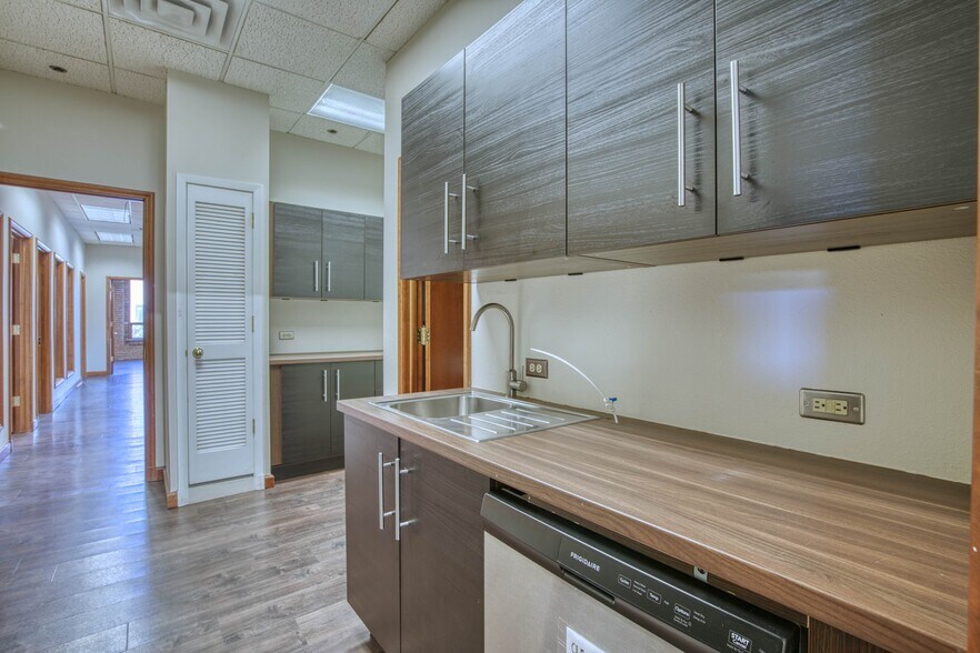 More Photos Of 1136 Pearl St, Boulder Office For Lease