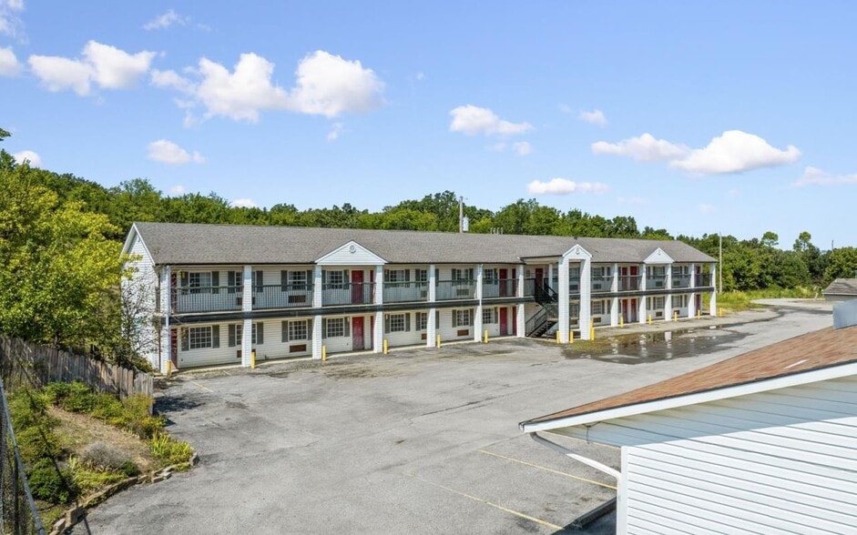 More Photos Of 419 S George Nigh Expy, Mcalester Hotel For Sale