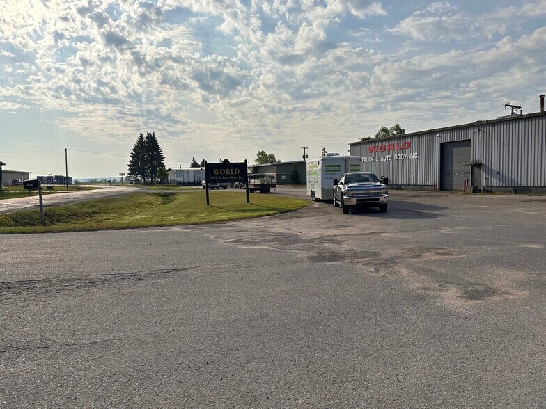 More Photos Of 3945 S Blue Star Dr, Traverse City Service For Lease