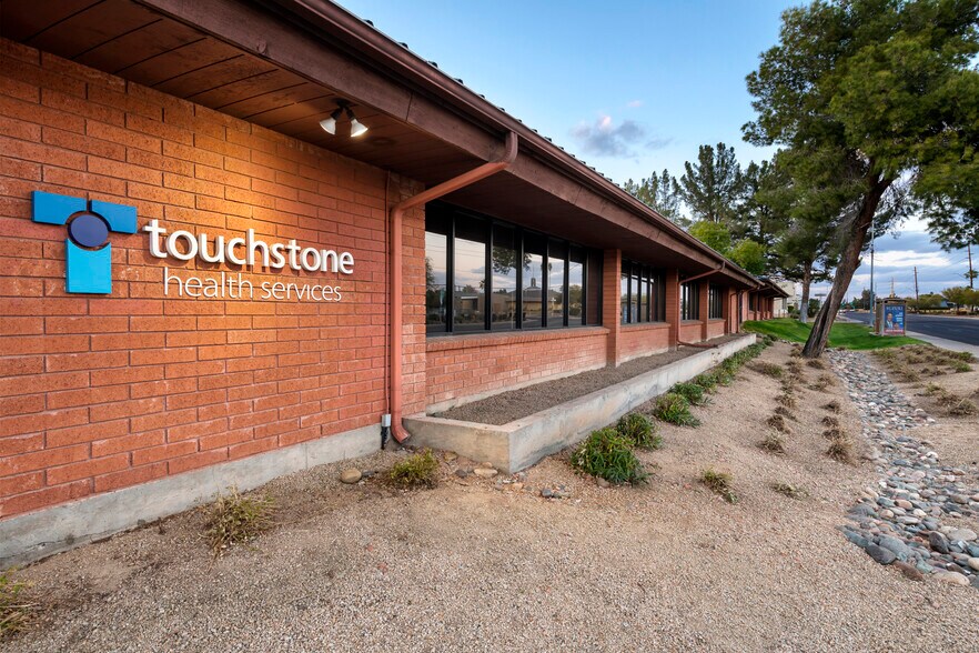 More Photos Of 15648 N 35th Ave, Phoenix Medical For Sale