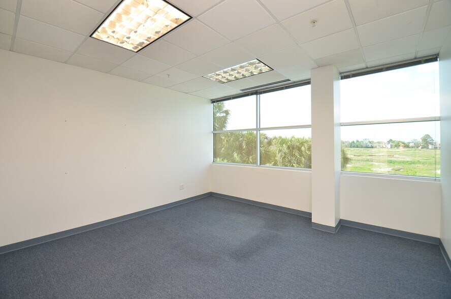 More Photos Of 7900 N Sam Houston Pky W, Houston Office For Lease