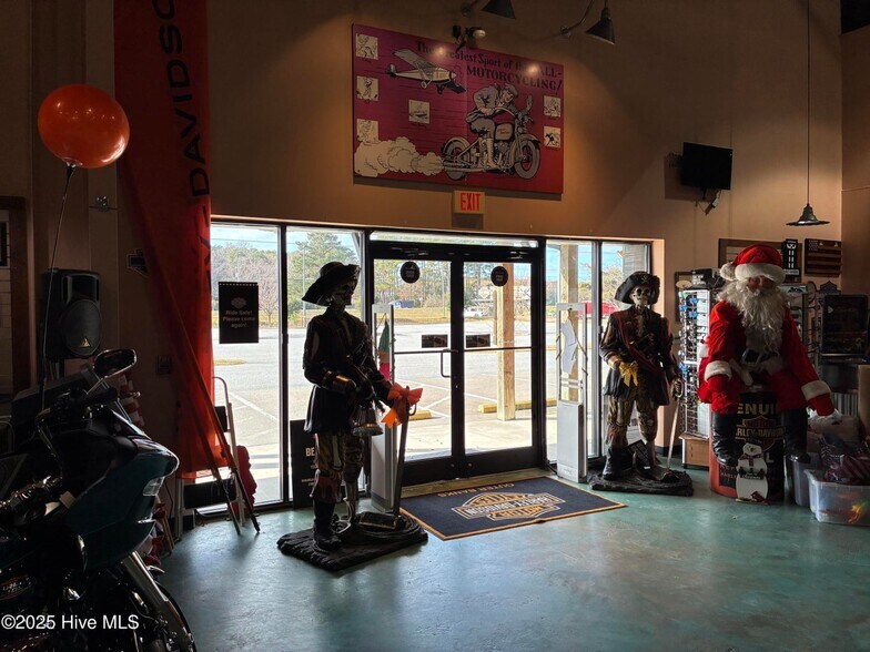 More Photos Of 8739 Caratoke Hwy, Harbinger General Retail For Sale