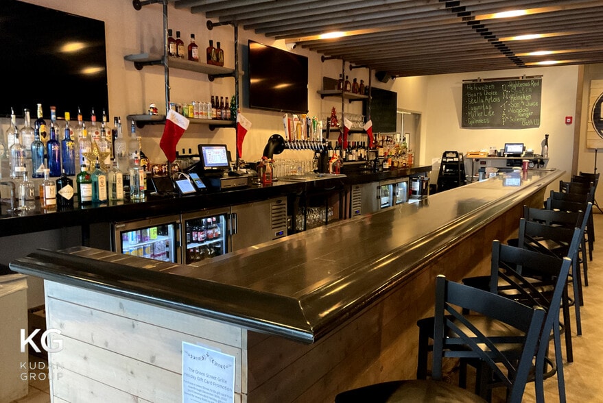 More Photos Of 120 W Green, Bensenville Restaurant For Lease