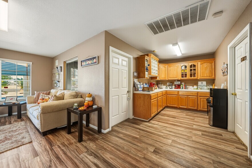 More Photos Of 1941 NV-160, Pahrump Office For Sale