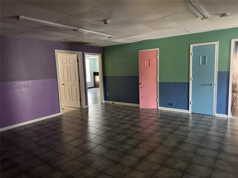 More Photos Of 106 Barrows Pl, DeSoto Daycare Center For Sale