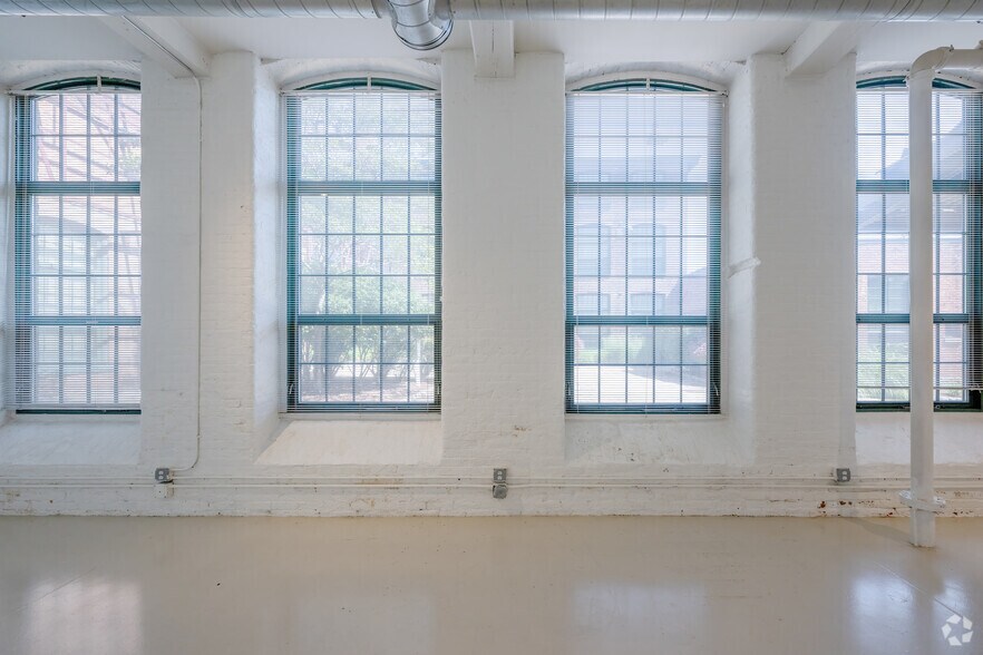 More Photos Of 166 Valley St, Providence Apartments For Sale
