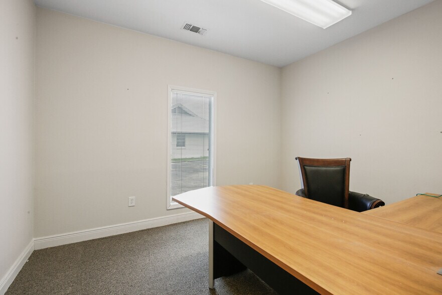 More Photos Of 294 Thames Ave, Bay Saint Louis Office For Sale
