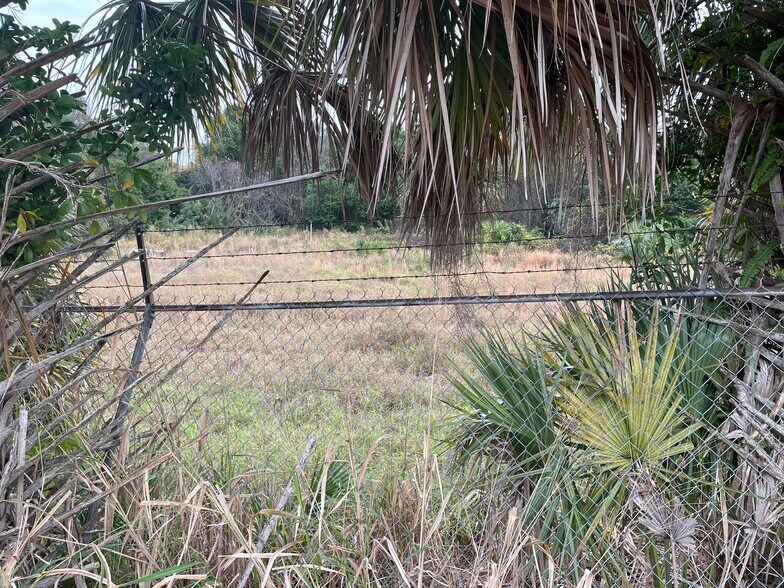 More Photos Of 180 Thompson ave, Cocoa Land For Sale