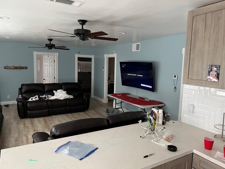 More Photos Of 5020 19 1/2 Ave, Riverdale Restaurant For Sale