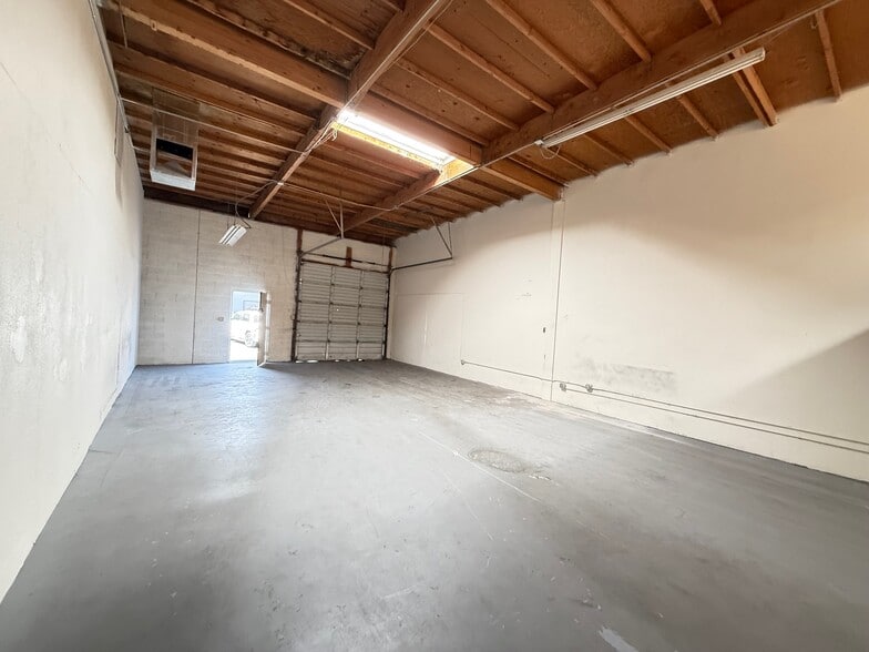 More Photos Of 1370 E 8th St, Tempe Warehouse For Lease