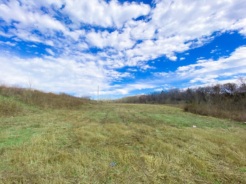 More Photos Of Bear Creek Pike @ I 65, Columbia Land For Sale