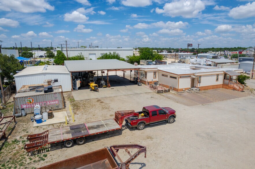 More Photos Of 4350 Naco Pass, San Antonio Service For Sale