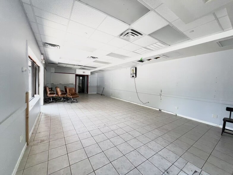 More Photos Of 3021-3023 Jericho Tpke, East Northport Storefront For Sale
