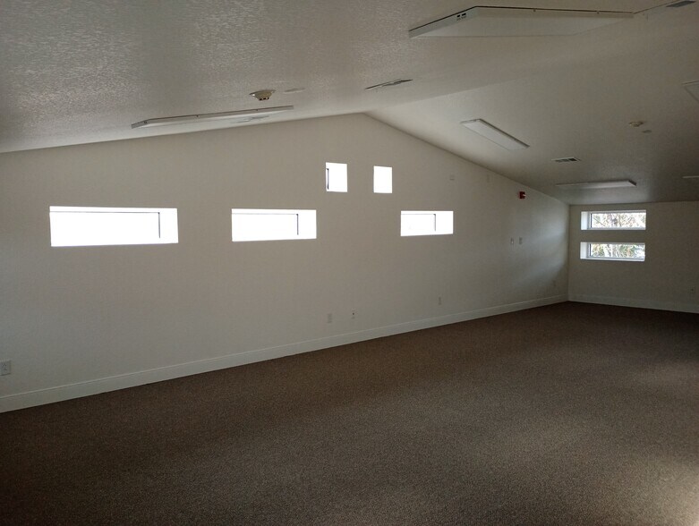 More Photos Of 400 Uhland Rd, San Marcos Unknown For Lease