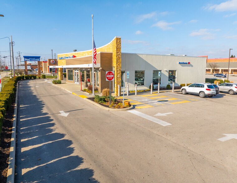 More Photos Of 1650 Morse Rd, Columbus Bank For Sale