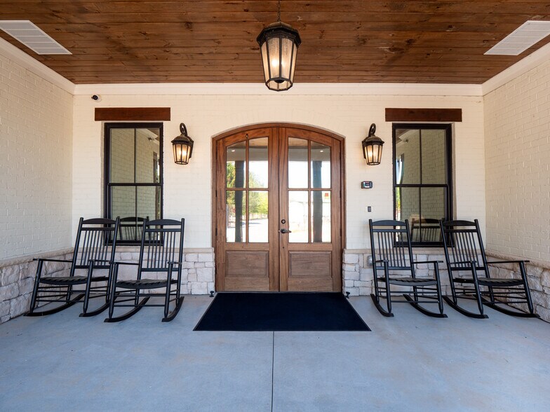 More Photos Of 3957 S Main St, Acworth Office For Sale