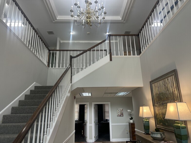 More Photos Of 3006 N Patterson St, Valdosta Office For Sale