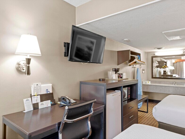 More Photos Of 1500 Idaho St, Elko Hotel For Sale