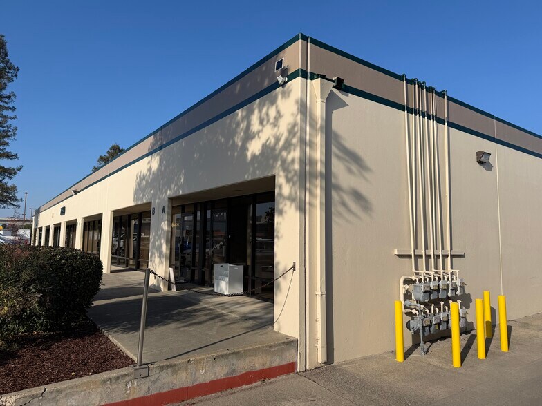 More Photos Of 7059 Commerce Cir, Pleasanton Warehouse For Lease