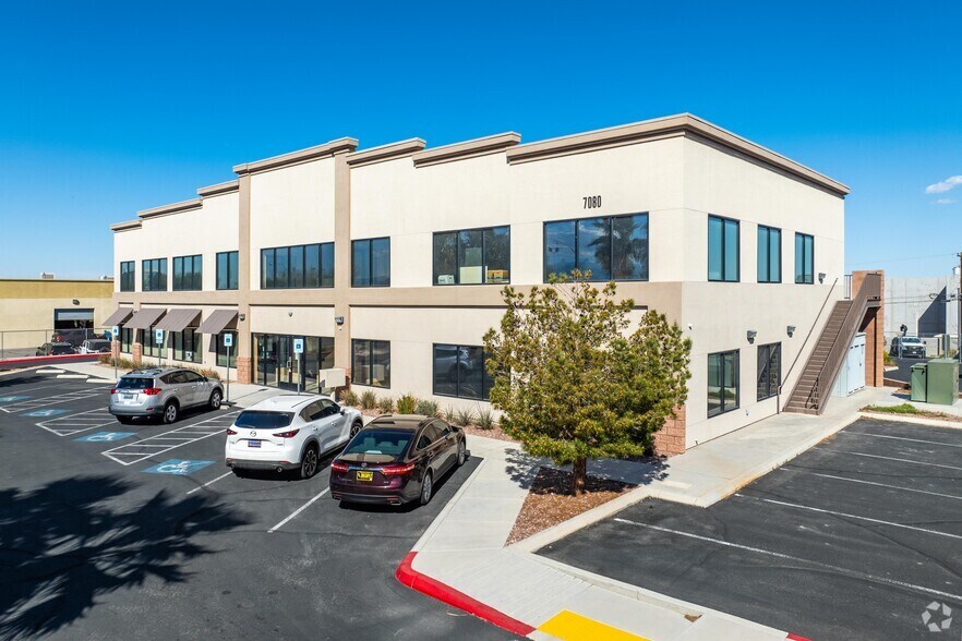 More Photos Of 7080 La Cienega St, Las Vegas Office For Sale