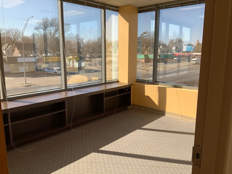 More Photos Of 2900 O St, Lincoln Office For Lease