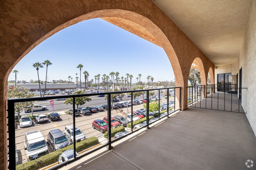More Photos Of 7710 Balboa Ave, San Diego Office For Lease