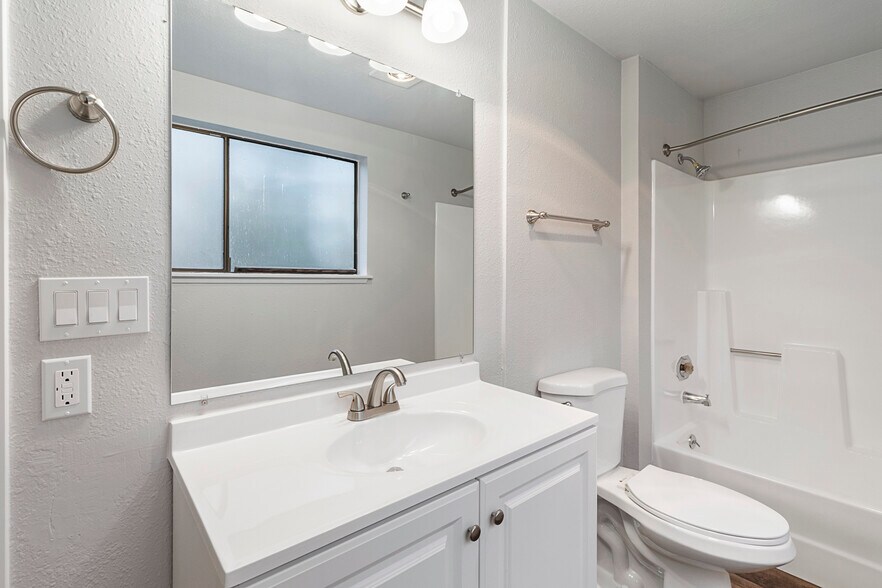 More Photos Of 34007 1st Cir S, Federal Way Multifamily For Sale