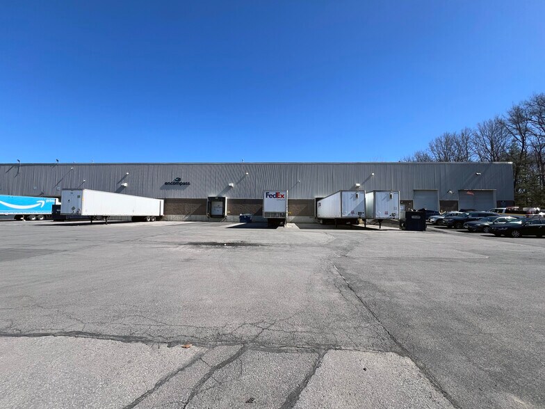 More Photos Of 30B Post Rd, Colonie Warehouse For Lease
