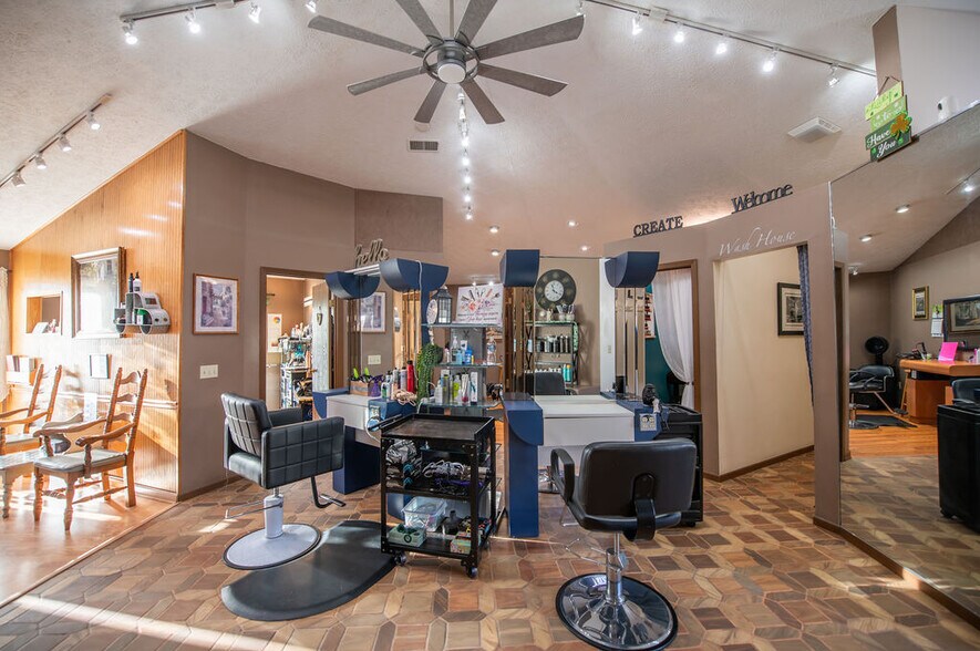 More Photos Of 411 W Canal St, Malvern General Retail For Sale