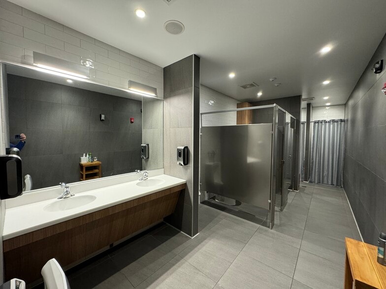 More Photos Of 1040-1044 Lake St, Oak Park Storefront Retail Office For Sale