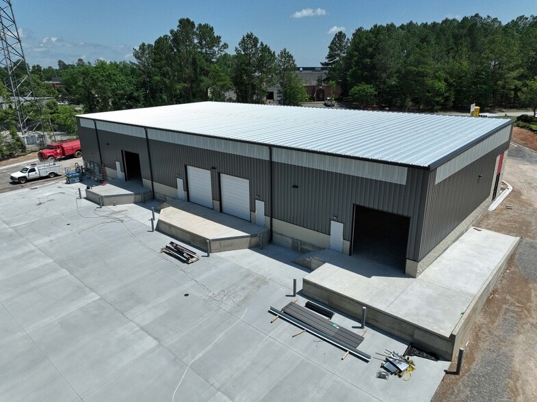 More Photos Of 150 Centrum Dr, Irmo Warehouse For Lease