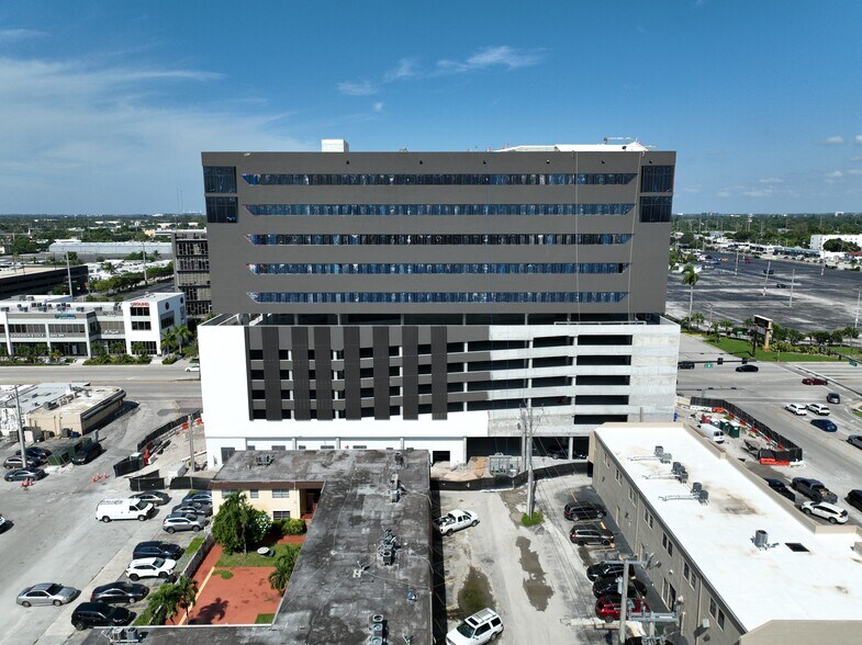 More Photos Of 800 N Federal Hwy, Hallandale Beach Office For Lease