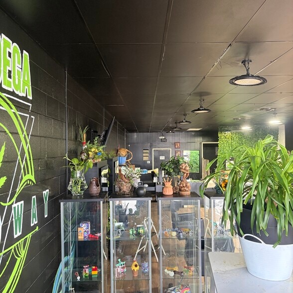 More Photos Of 6124-6150 W 25th St, Indianapolis Unknown For Lease