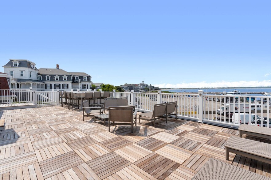 More Photos Of 212 Water St, Block Island Storefront For Sale