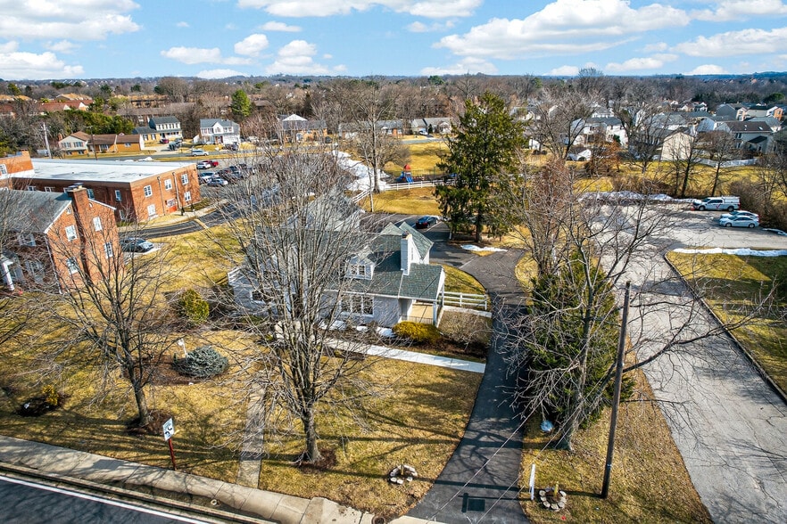 More Photos Of 9511 Belair Rd, Nottingham Freestanding For Lease