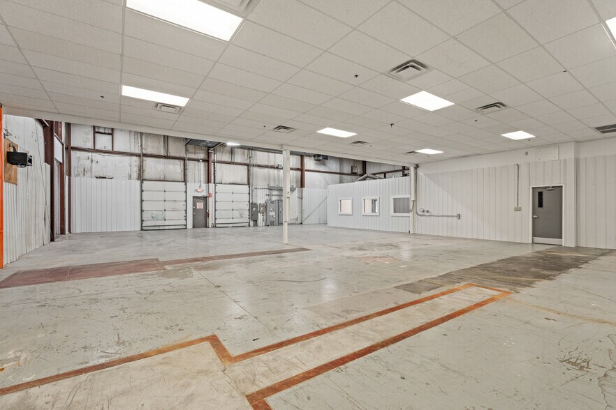 More Photos Of 3865 Symmes Rd, Hamilton Warehouse For Lease