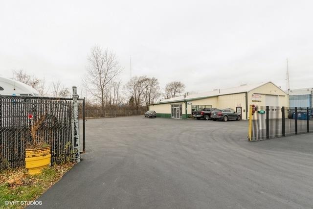 More Photos Of 17620 Chicago Ave, Lansing Service For Lease