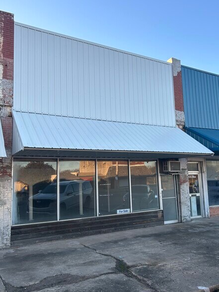 More Photos Of 113 N Main St, Coalgate Storefront Retail Office For Sale