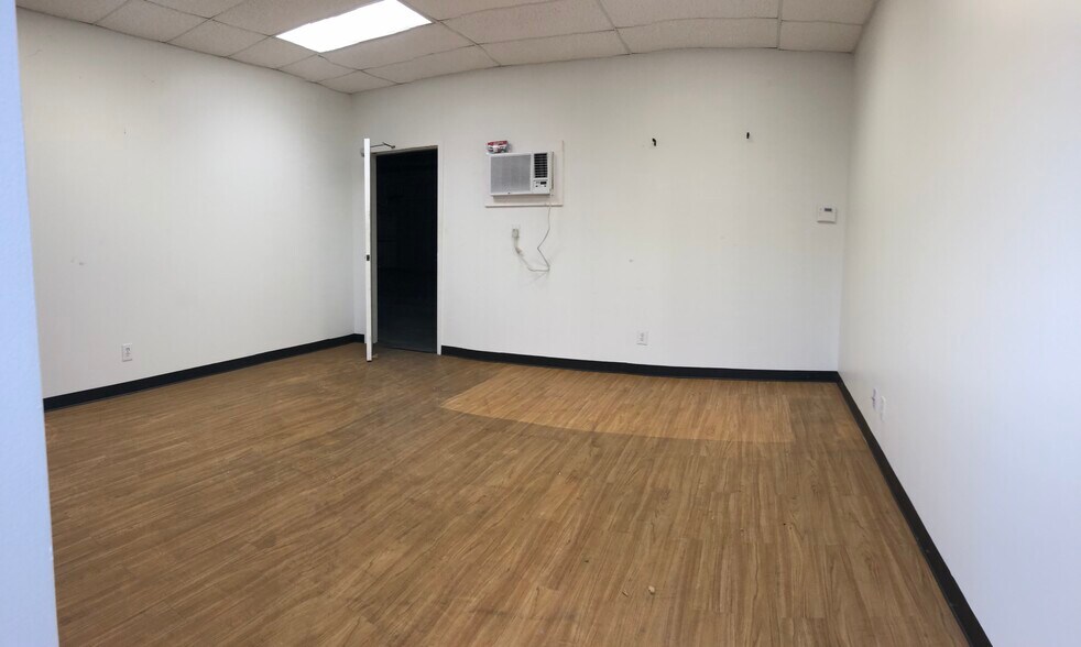 More Photos Of 10541 FM 1960 Rd W, Houston Warehouse For Sale